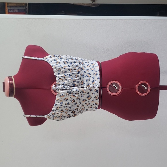 Floral Button Up Tie Front Tank - Picture 8 of 8